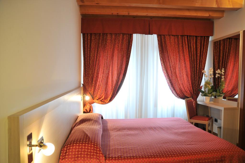 Hotel 5 Colonne Mirano Zewnętrze zdjęcie